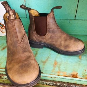 Children’s blundstones!